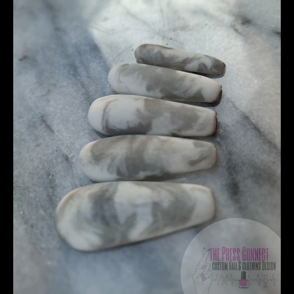 Press on Nails - Picture 3 of 5